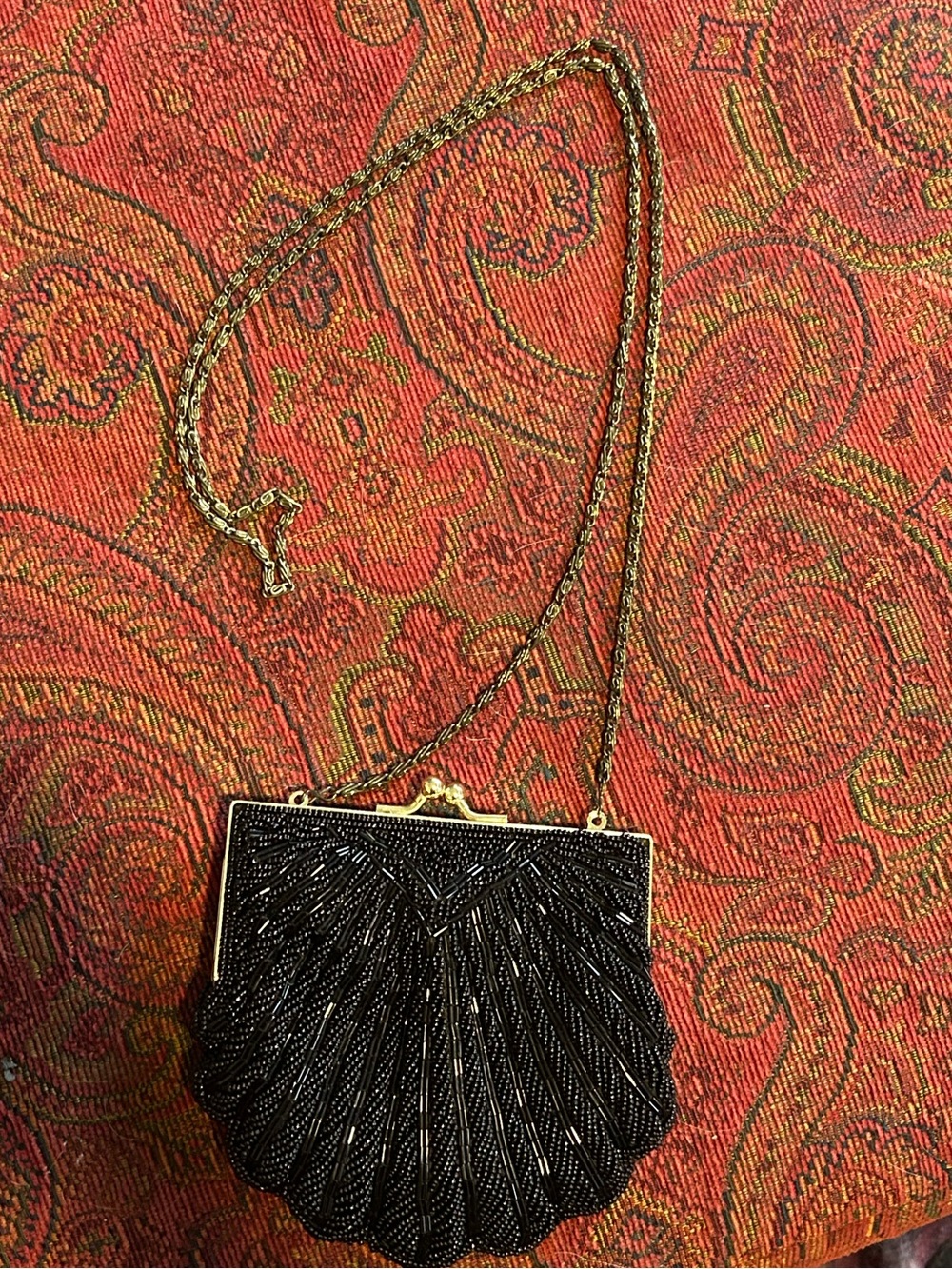 La Regale 80s Ltd Black Beaded Shell Clutch w/ Chain Strap & Kiss Lock Handbag